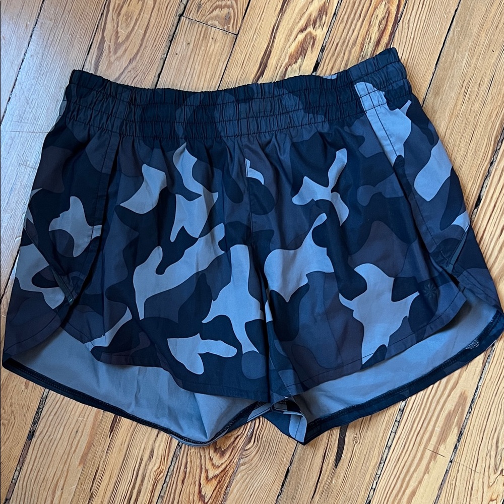 Athleta Racer Run Short 4.5" - Camo